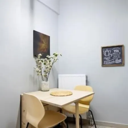 Small Under Acropolis A! Apartment *